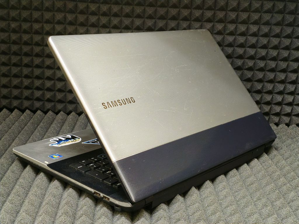 Ноутбук Samsung NP305E7A