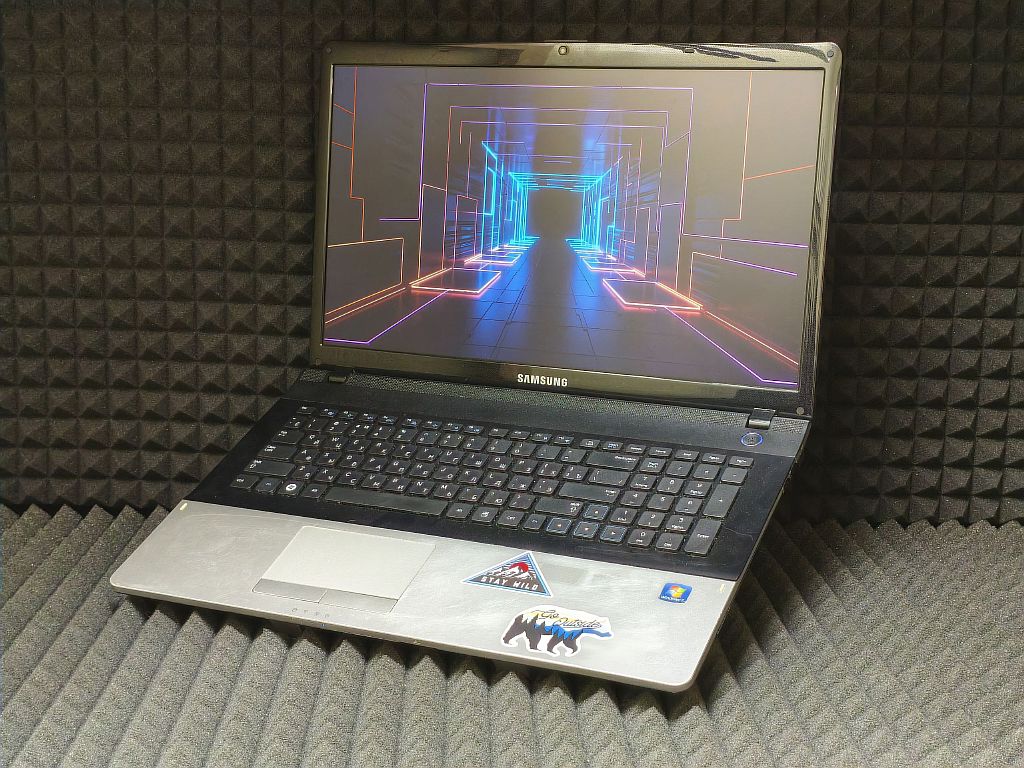 Ноутбук Samsung NP305E7A