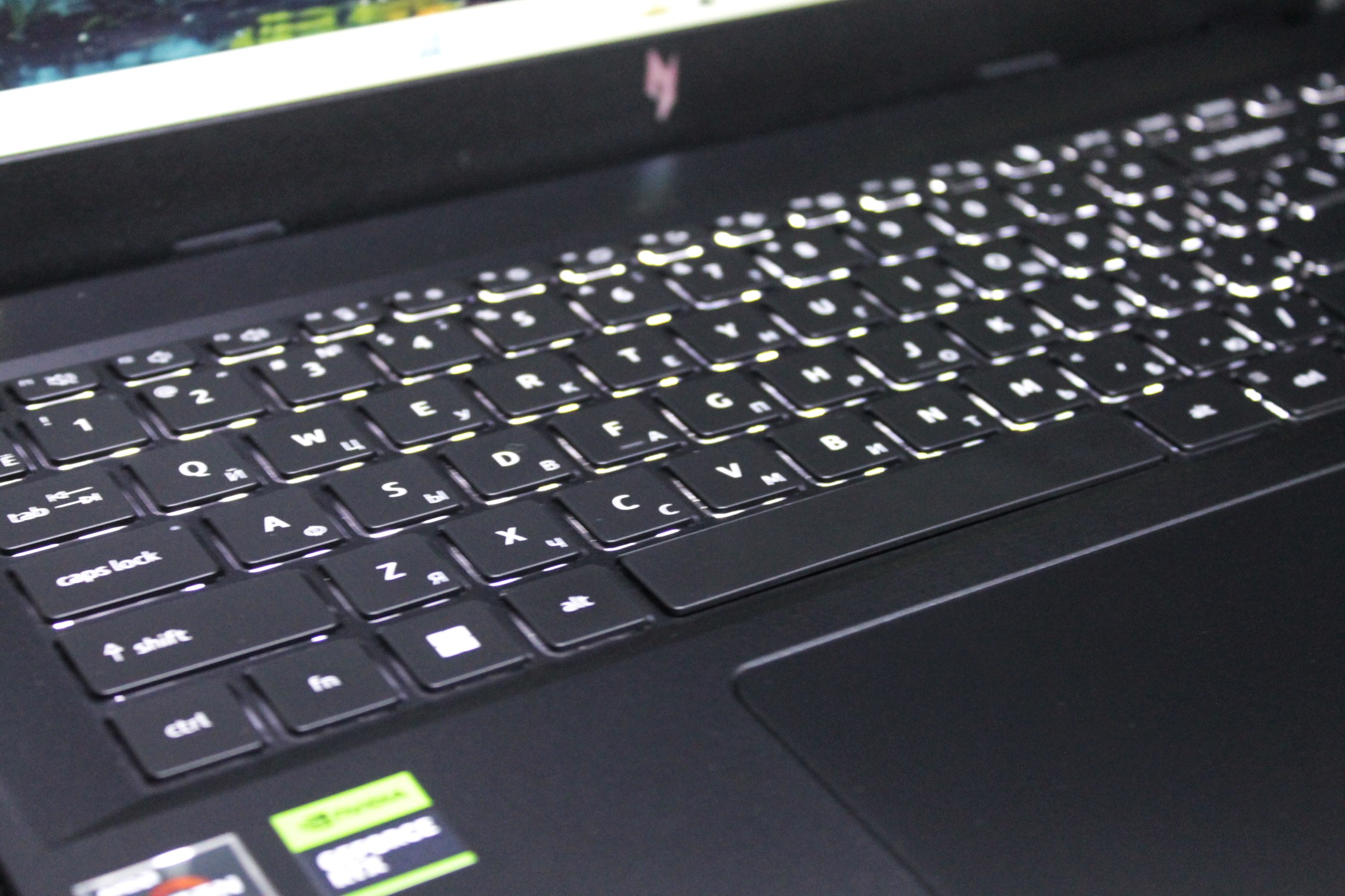 Ноутбук Acer Nitro V15 ANV15-41-R70B