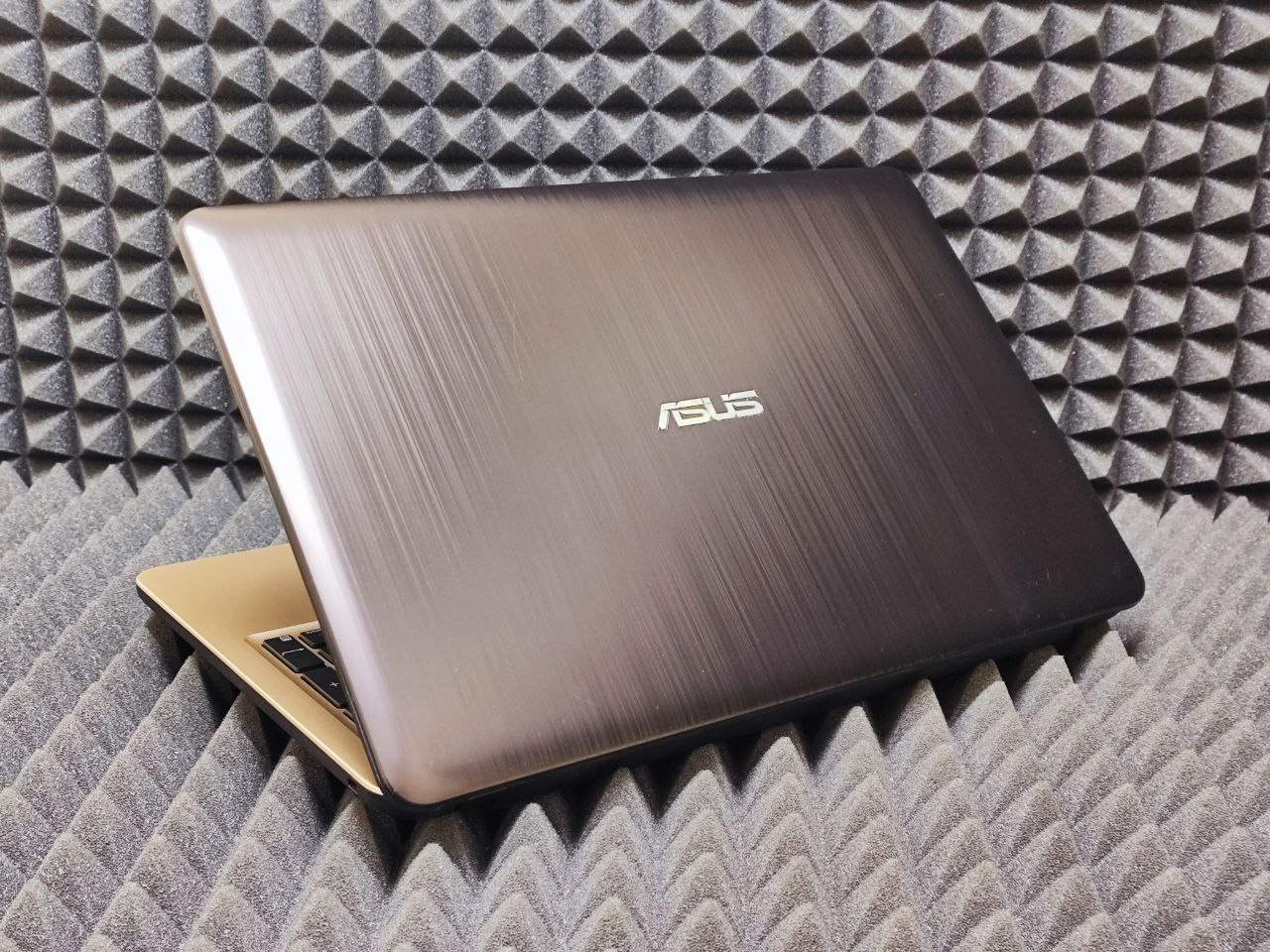 Ноутбук ASUS D540MB-GQ141T