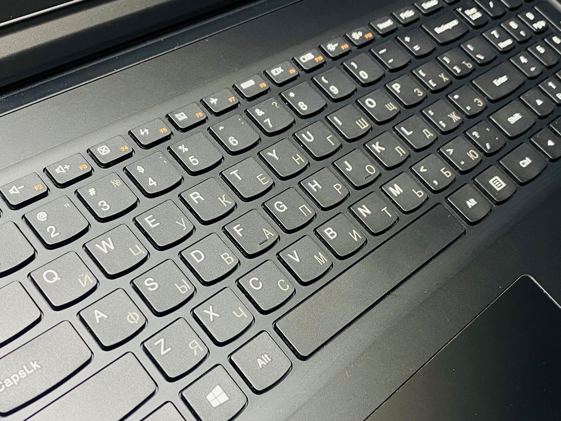 Ноутбук Lenovo 7000 80WB0004CD