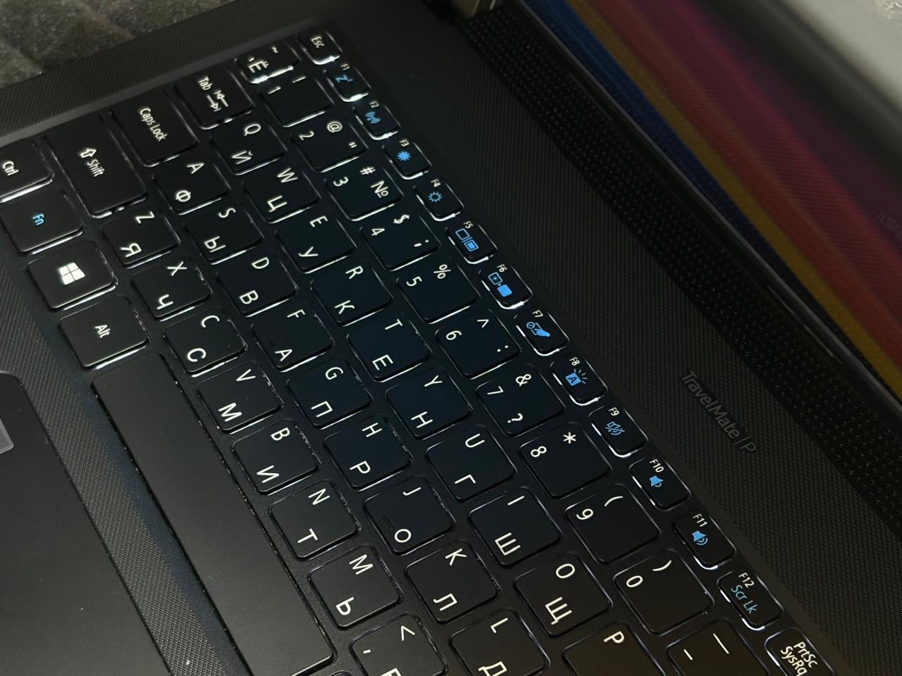 Ноутбук Acer TravelMate TMP215-52-30CQ