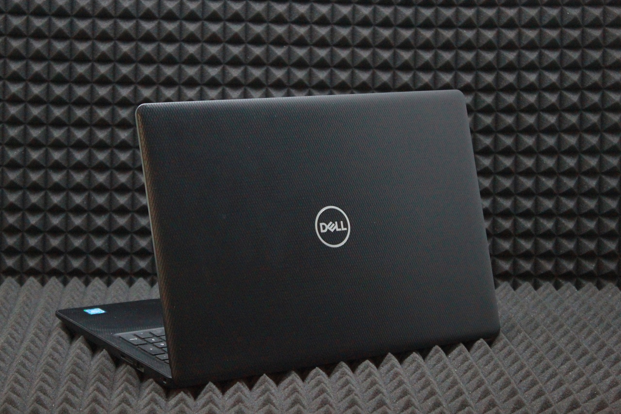 Ноутбук Dell Inpirion 3582