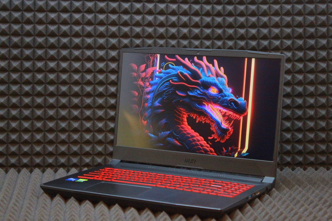 Ноутбук MSI Katana B12UCR-821XRUU