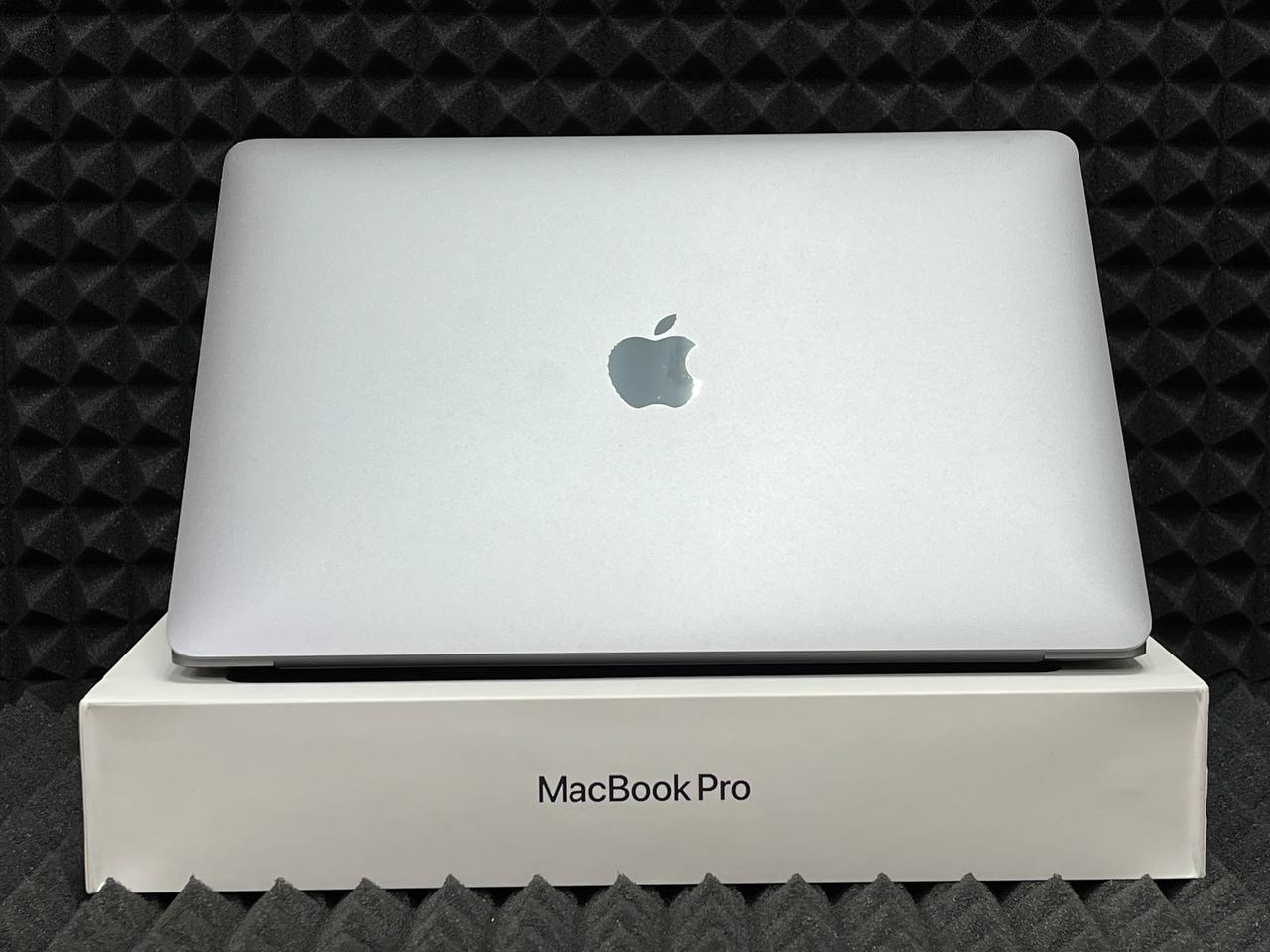 Ноутбук Apple Macbook Pro 2020 M1