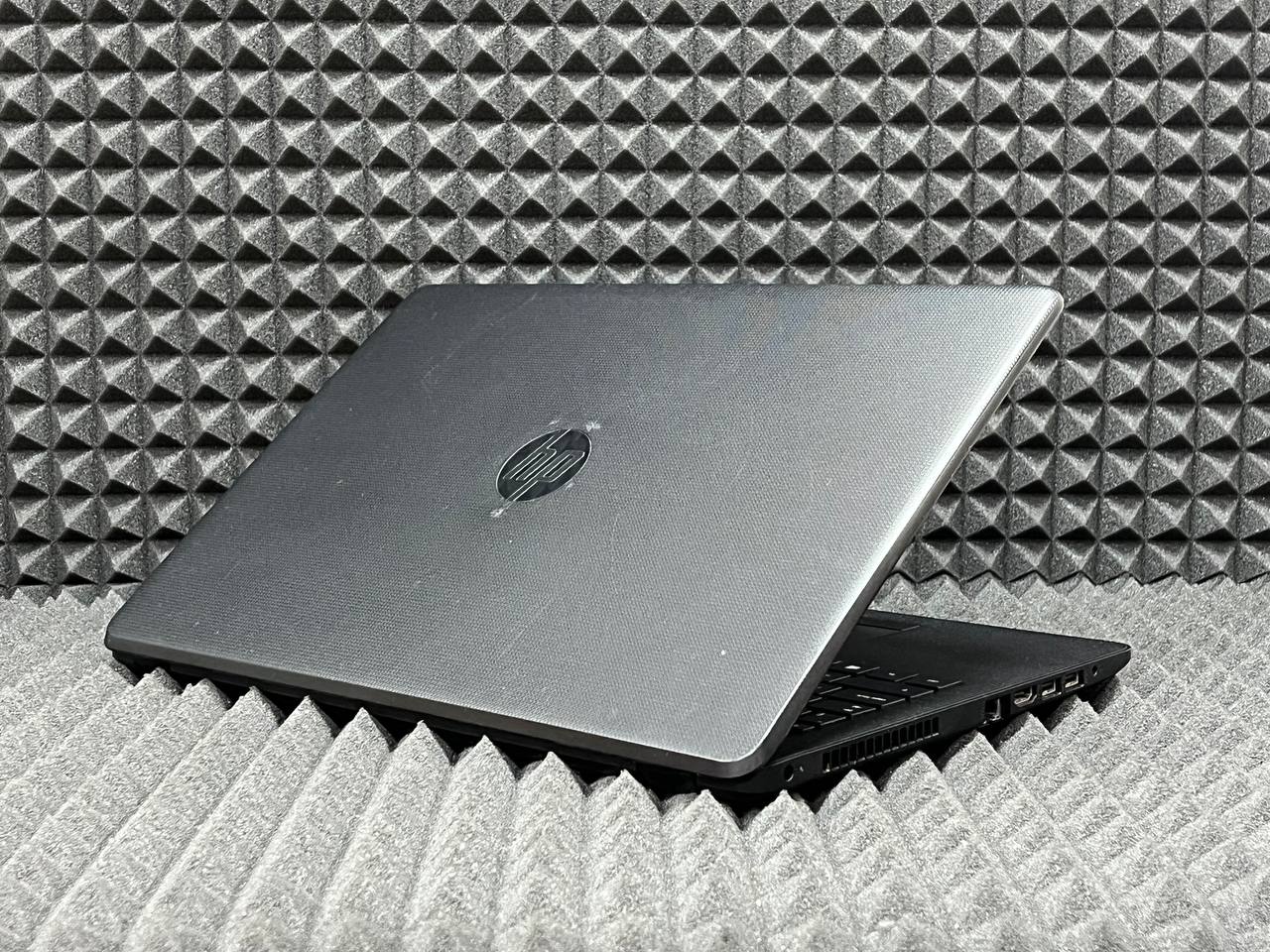 Ноутбук HP 15-bw551ur