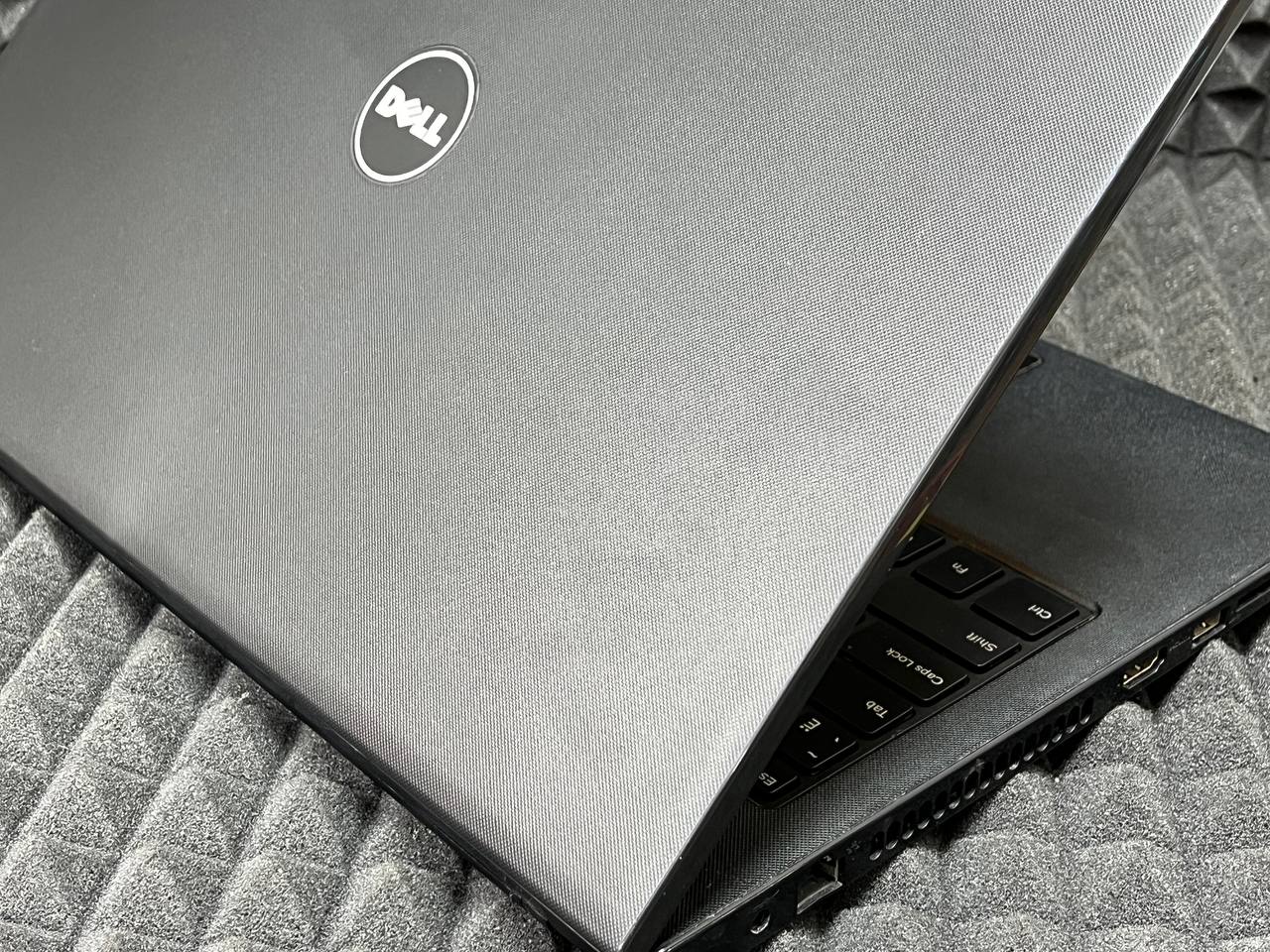 Ноутбук Dell P51F001