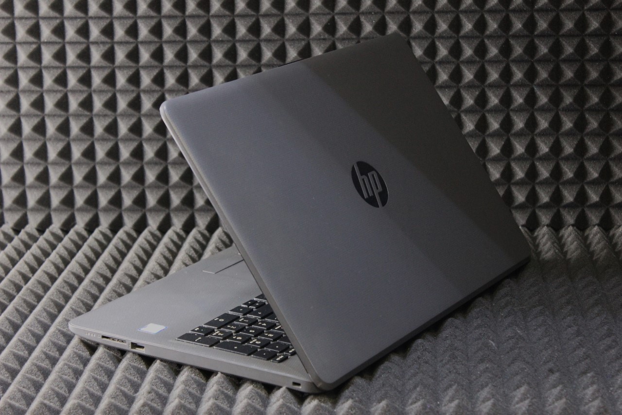 Ноутбук HP 250 G621