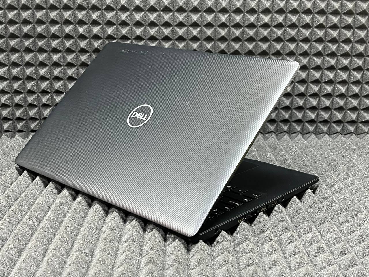 Ноутбук Dell Insiron 3593 P75F013
