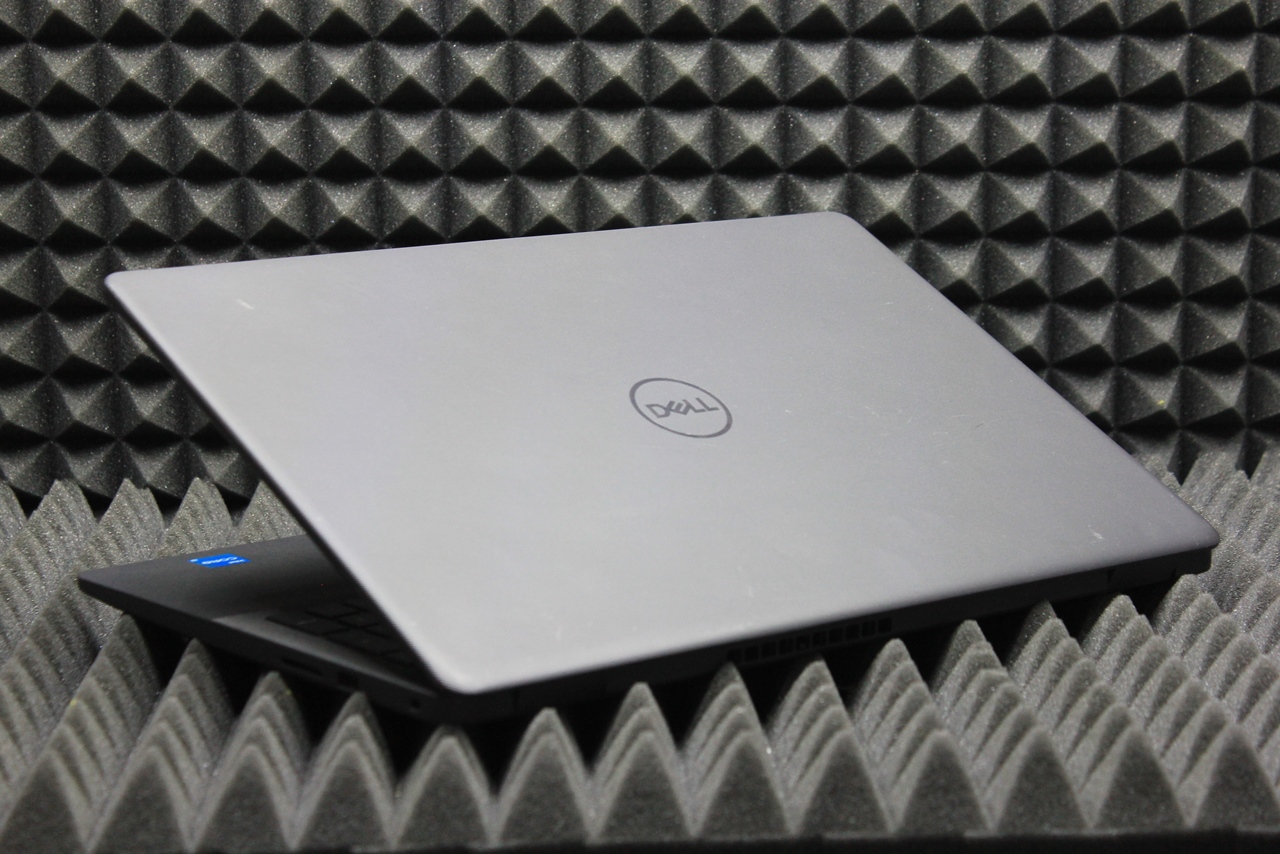 Ноутбук dell Vostro 3500 P90F