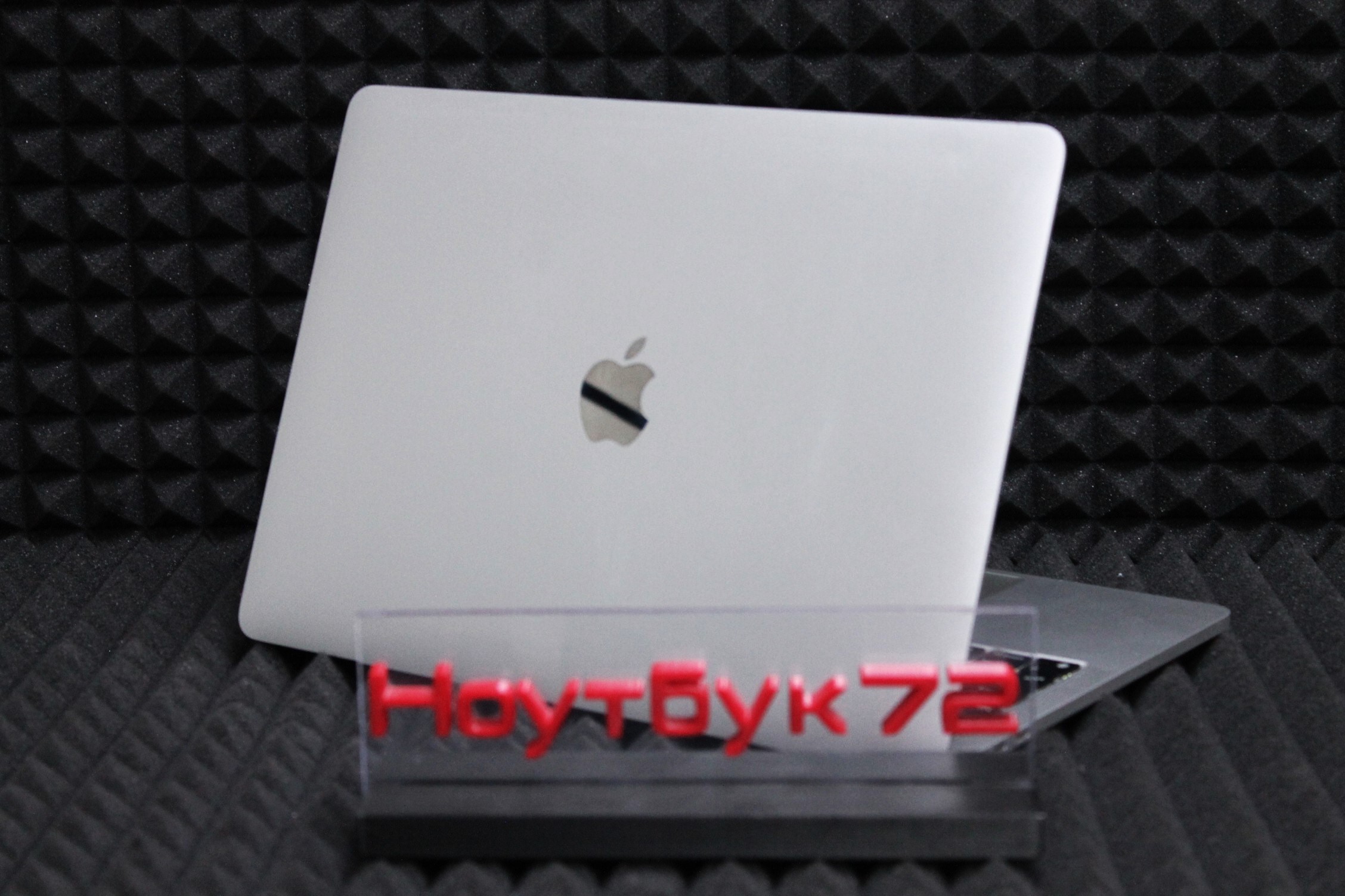 Ноутбук Apple Macbook PRO 13 M1 (2020 год)