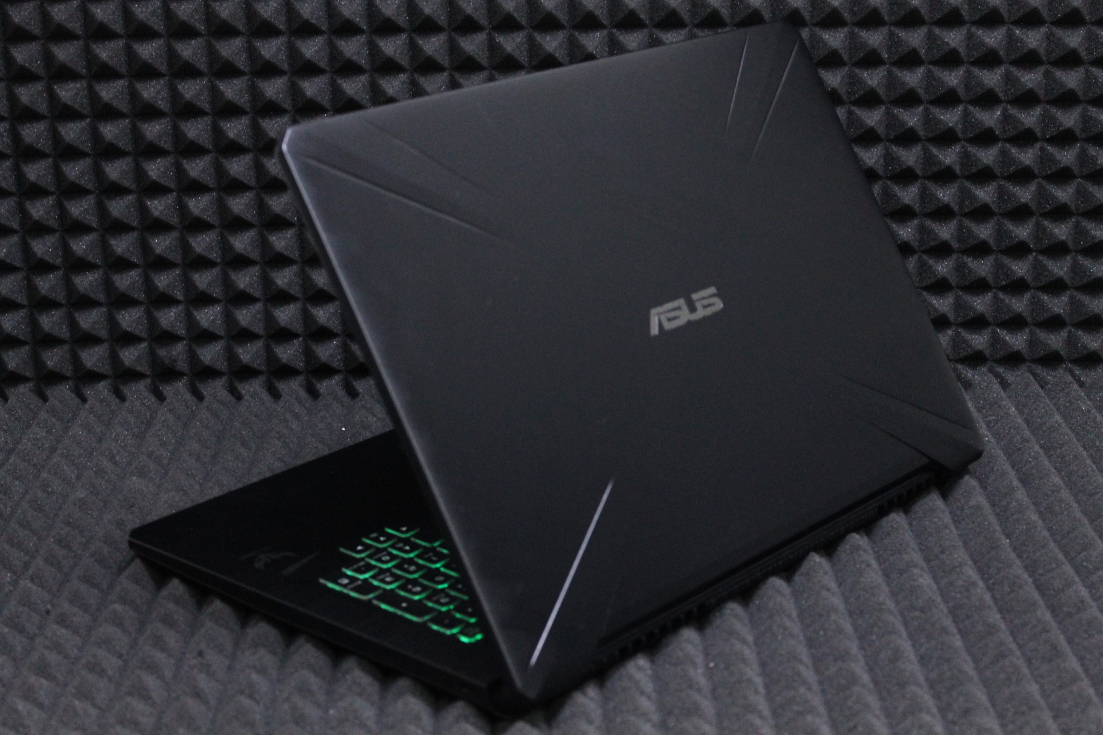 Ноутбук Asus Tuf Gaming FX705DT-AU042
