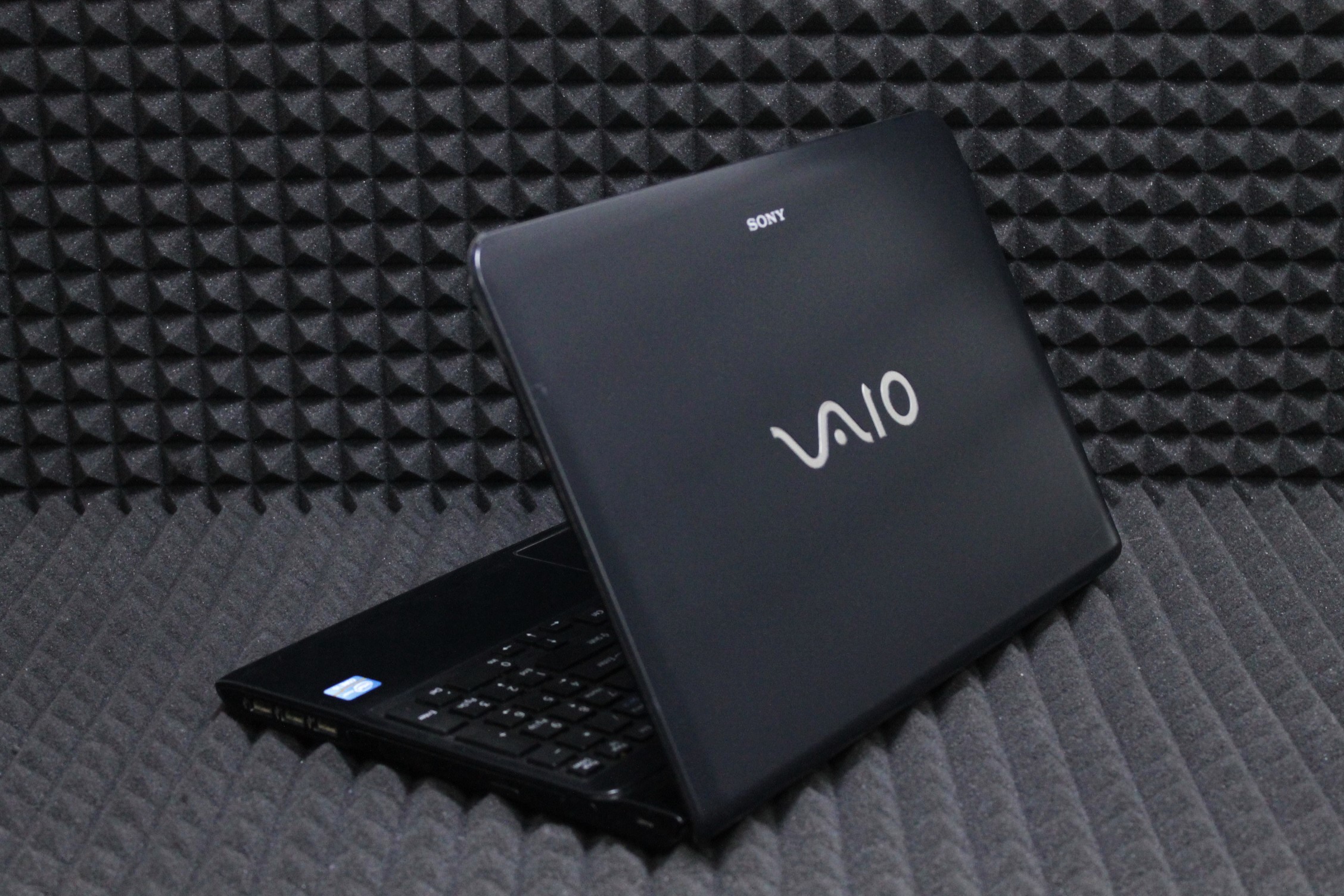Ноутбук Sony Vaio SVE151E11