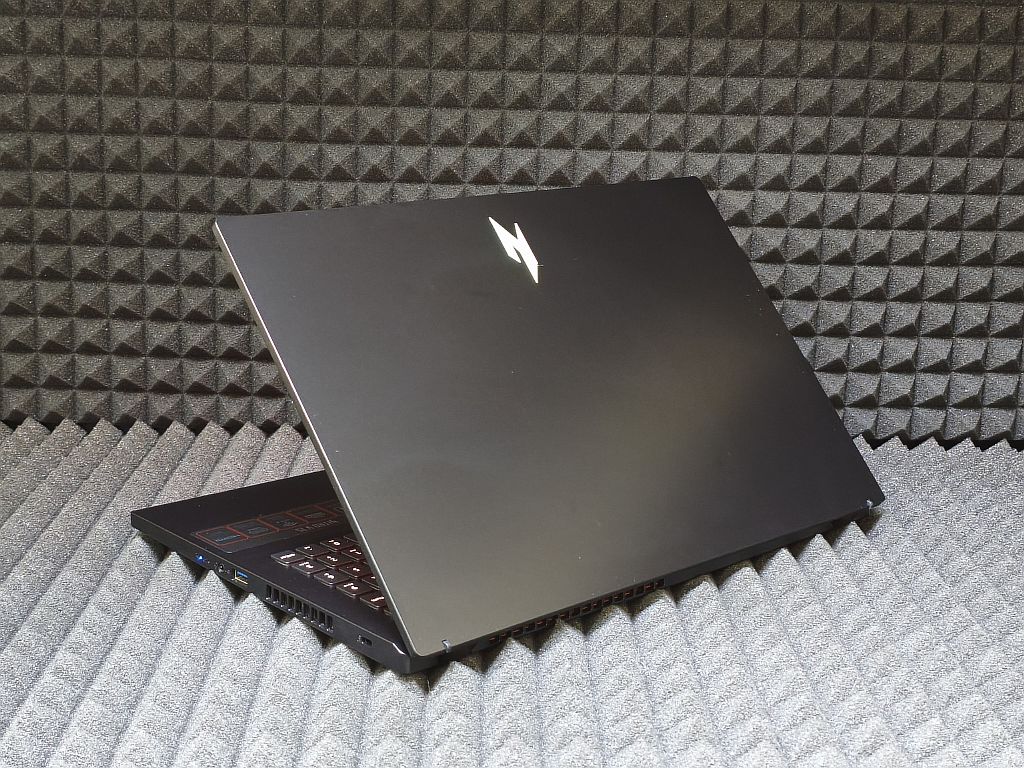 Ноутбук Acer Nitro V 15 ANV15-41-R70B
