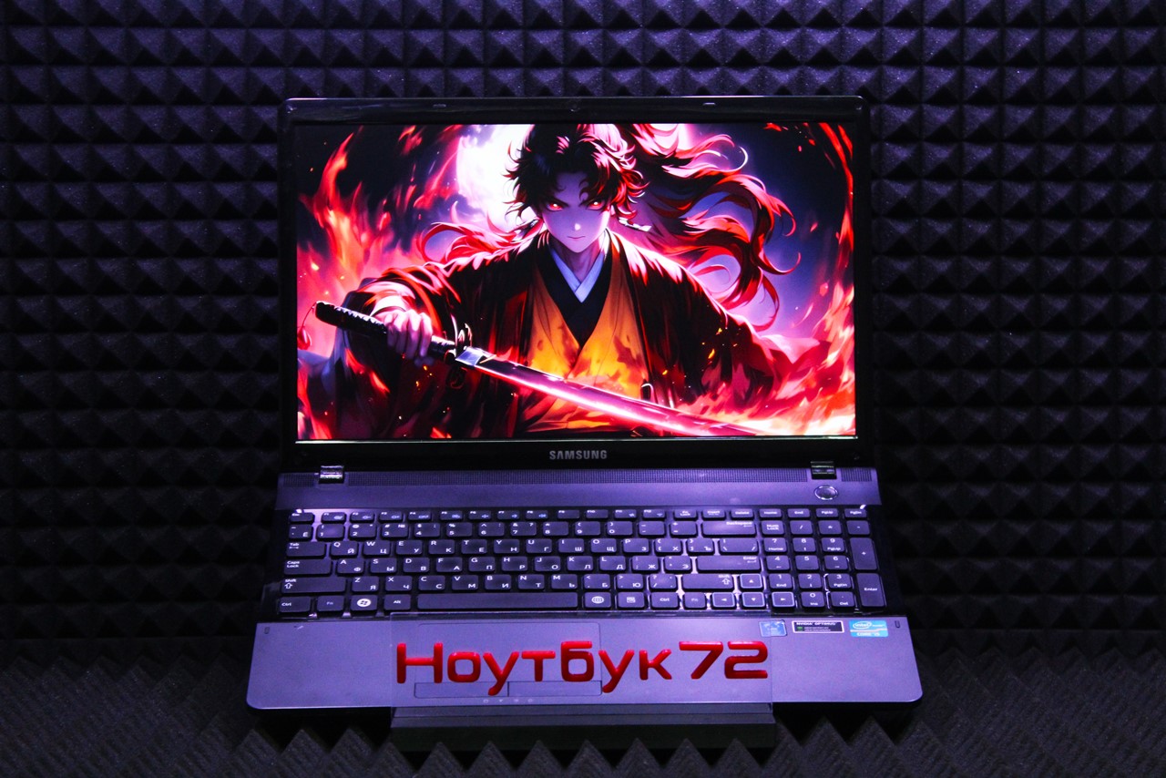 Ноутбук Samsung NP300E5X-U01RU1