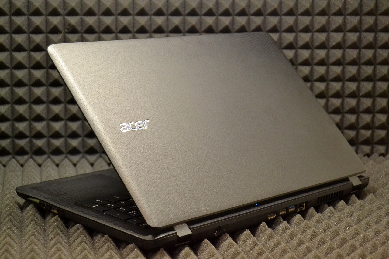 Ноутбук Acer Aspire ES1