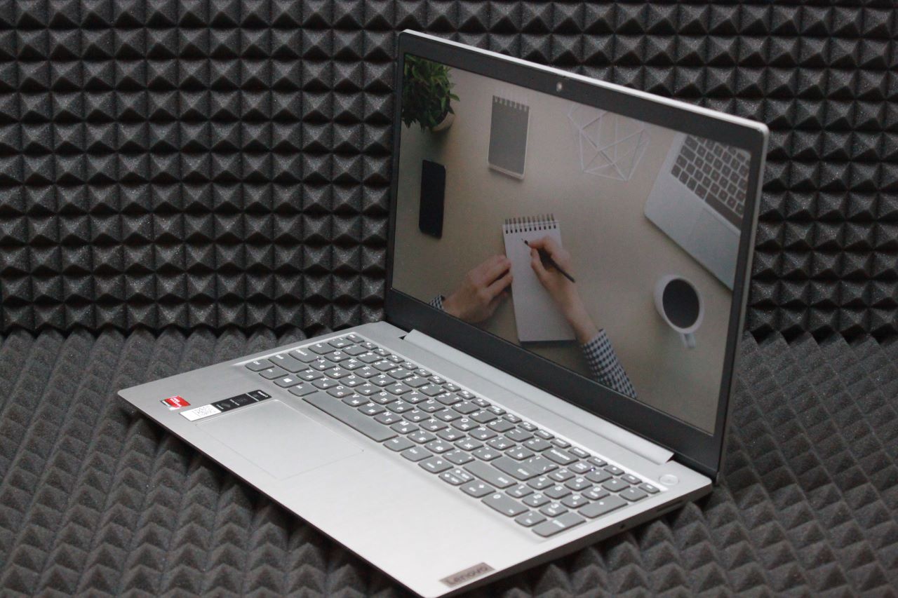 Ноутбук Lenovo IdeaPad 3 15ARE05