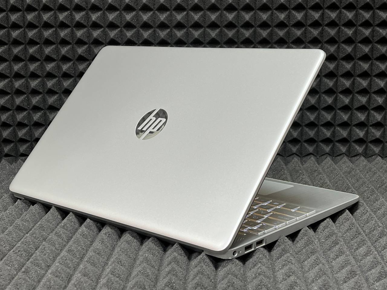 Ноутбук HP 15s-eq1052ur