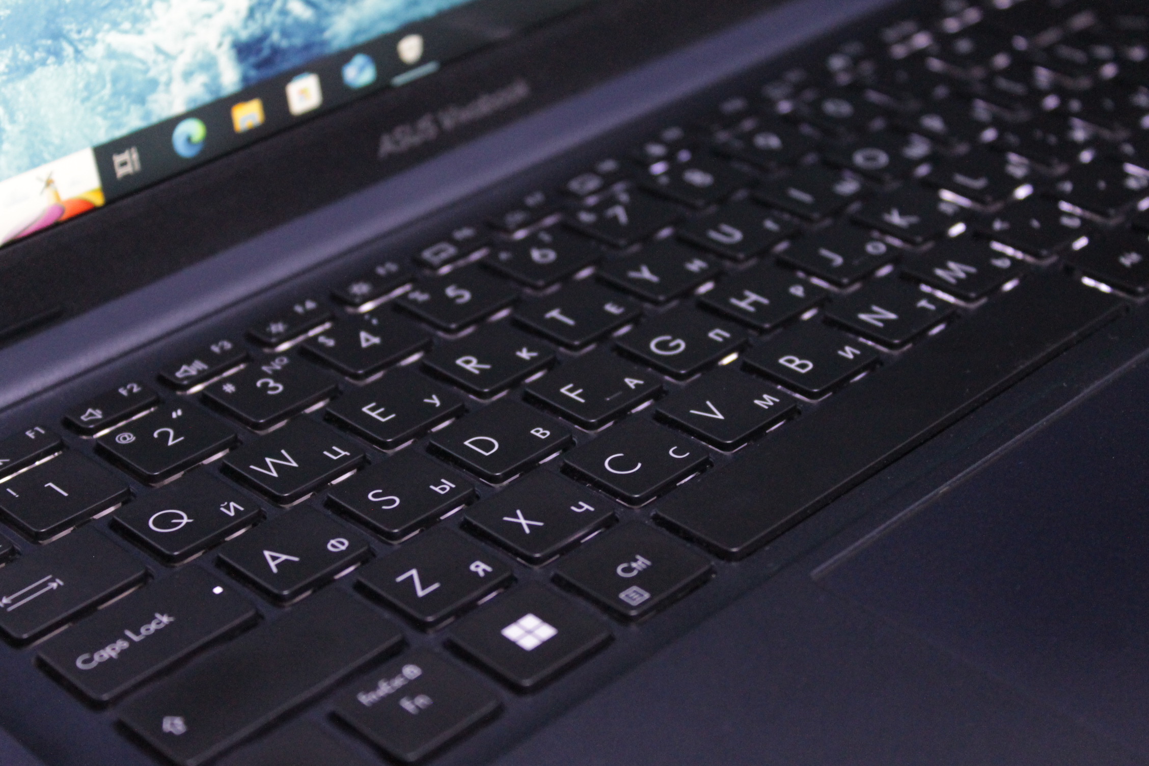 Ноутбук Asus VivoBook X1404ZA-EB140