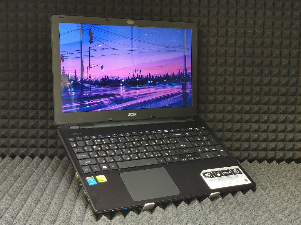 Ноутбук Acer E5-571G-37JX