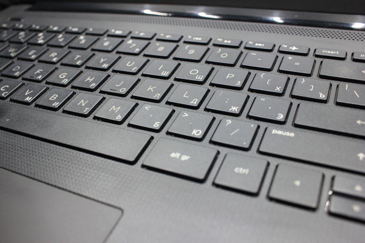 Ноутбук HP 14-BP100UR (TPN-Q189)