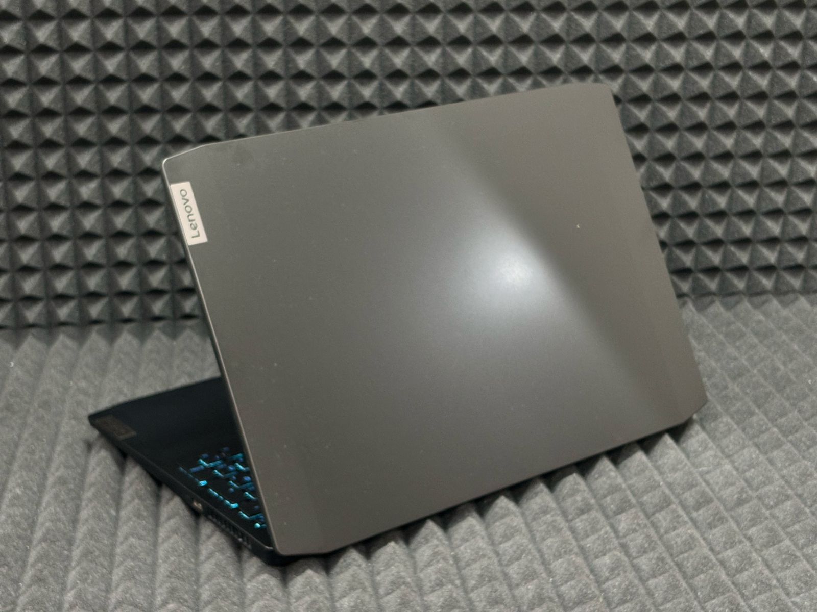 Ноутбук Lenovo Ideapad Gaming 3 15ARH05 (82EY009HRK)