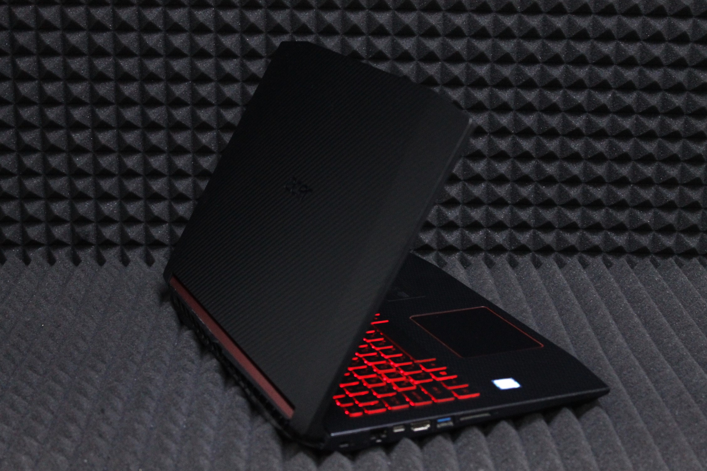 Ноутбук Acer Nitro 5 AN515-52-56Z7