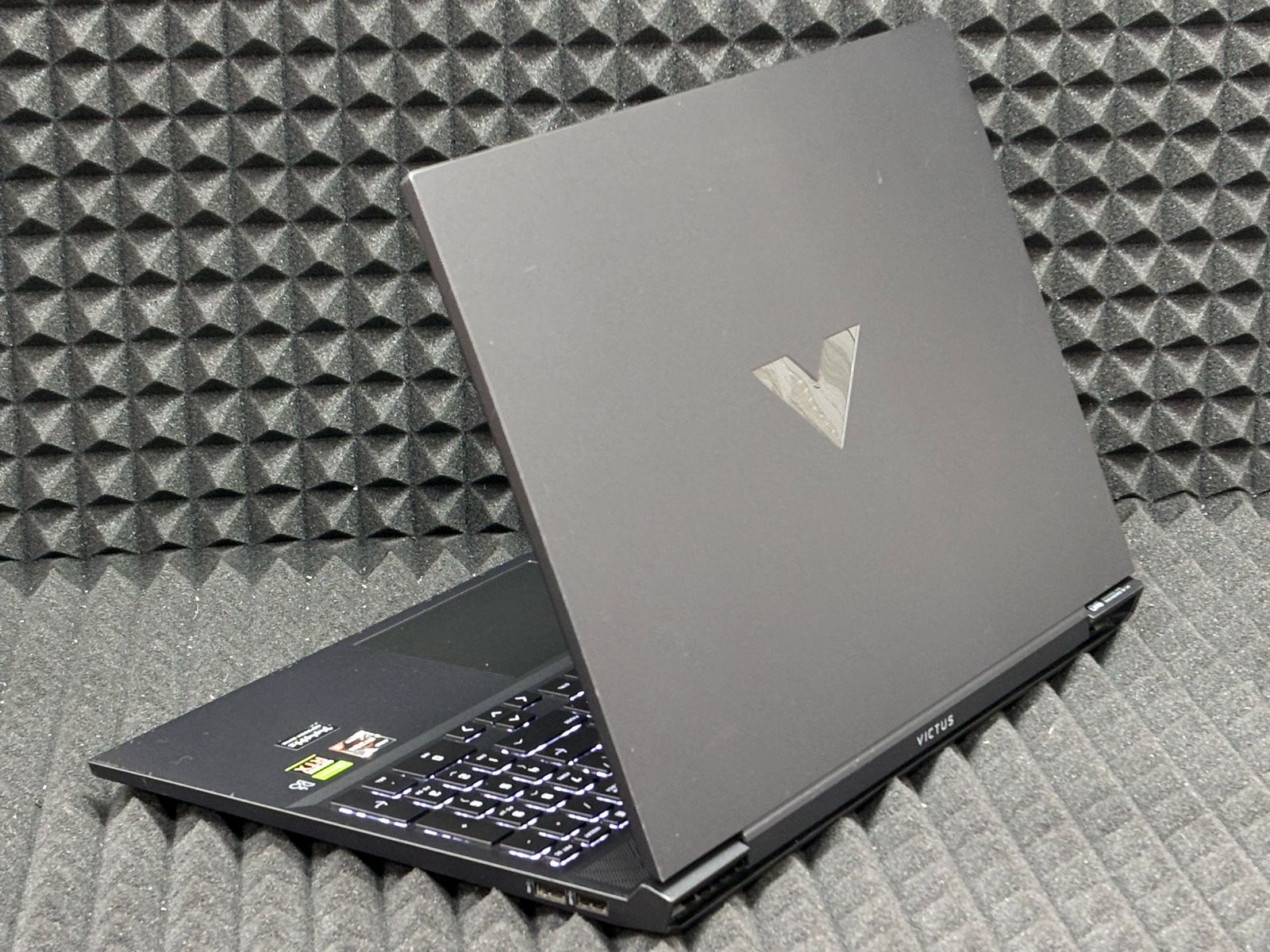 Ноутбук HP Victus 16-e0010ur