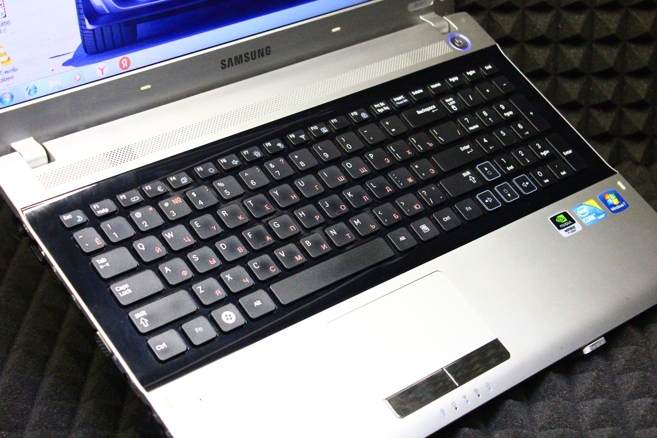 Ноутбук Samsung NP-RV511-S04RU