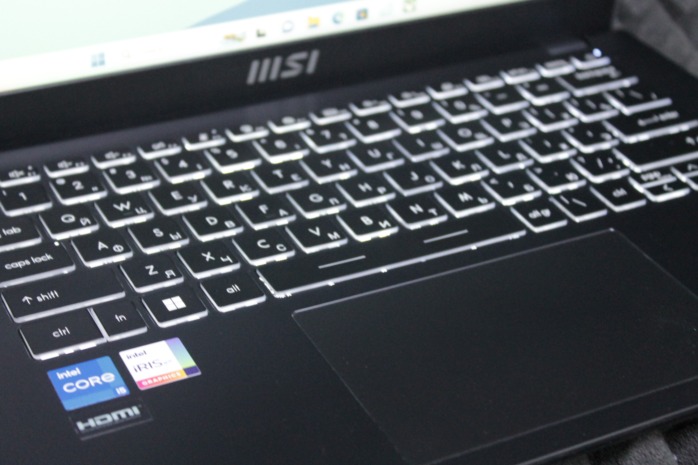 Ноутбук MSI Modern 14 C12M-229RU/