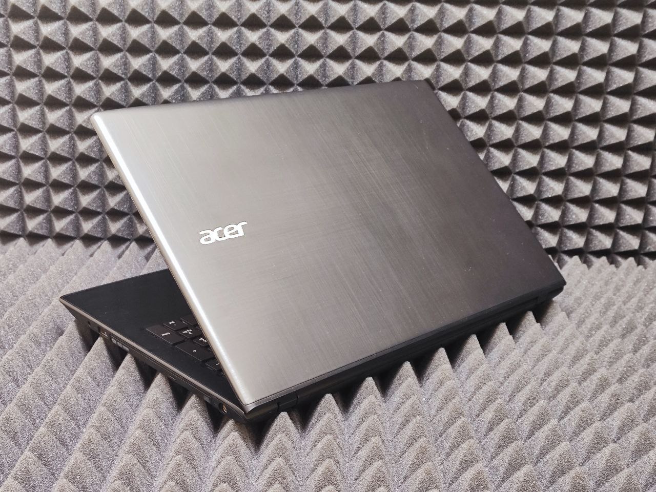 Ноутбук Acer E5-575G-505D
