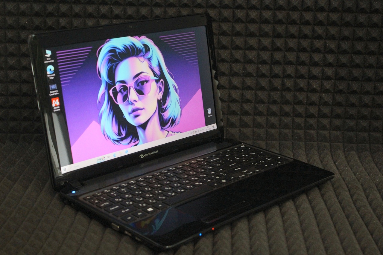 Ноутбук Packard Bell EasyNote TV11CM