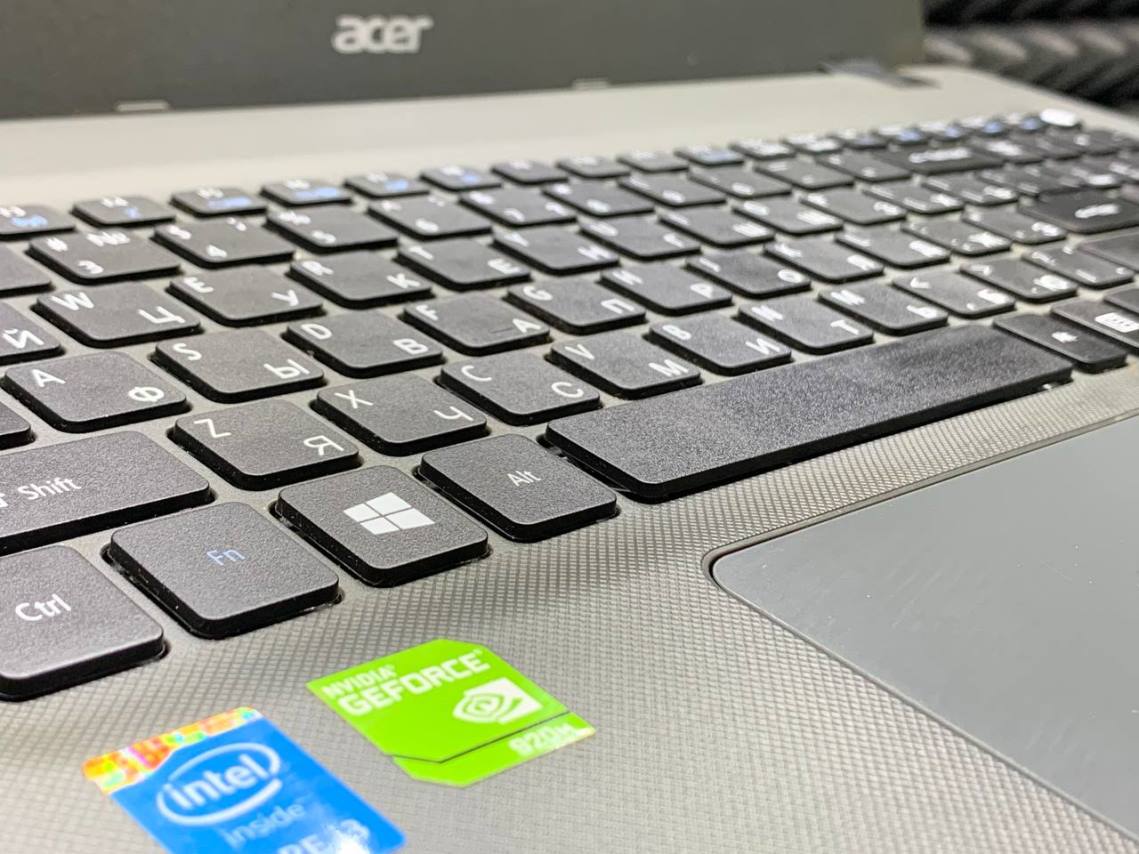 Ноутбук Acer E5-573G-35VR