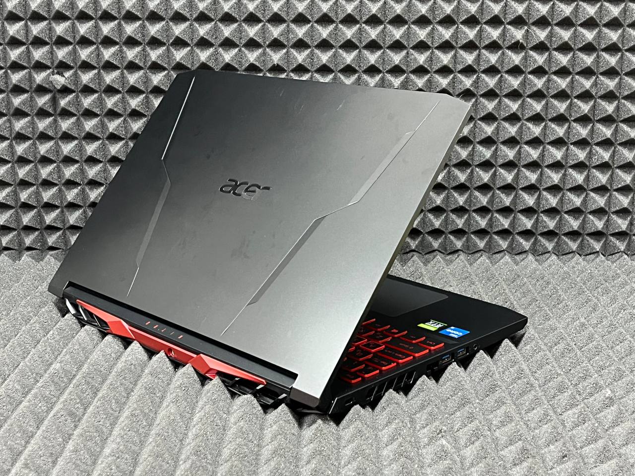 Ноутбук Acer Nitro 5 AN515-57-548J9