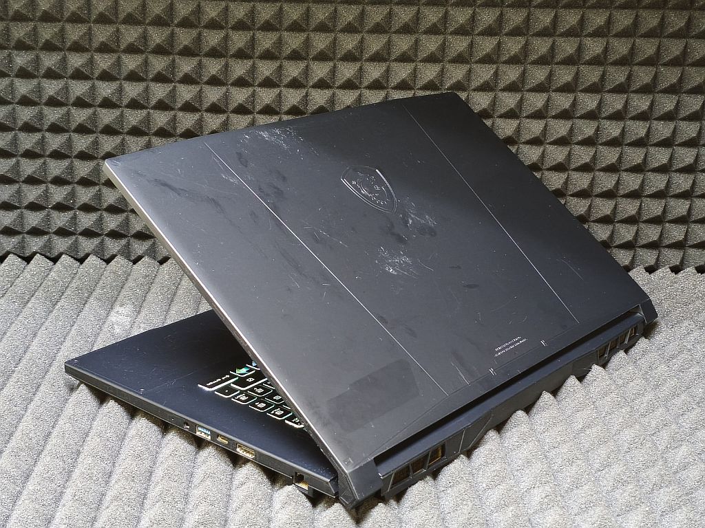 Ноутбук MSI Katana B12VFK-463XRU