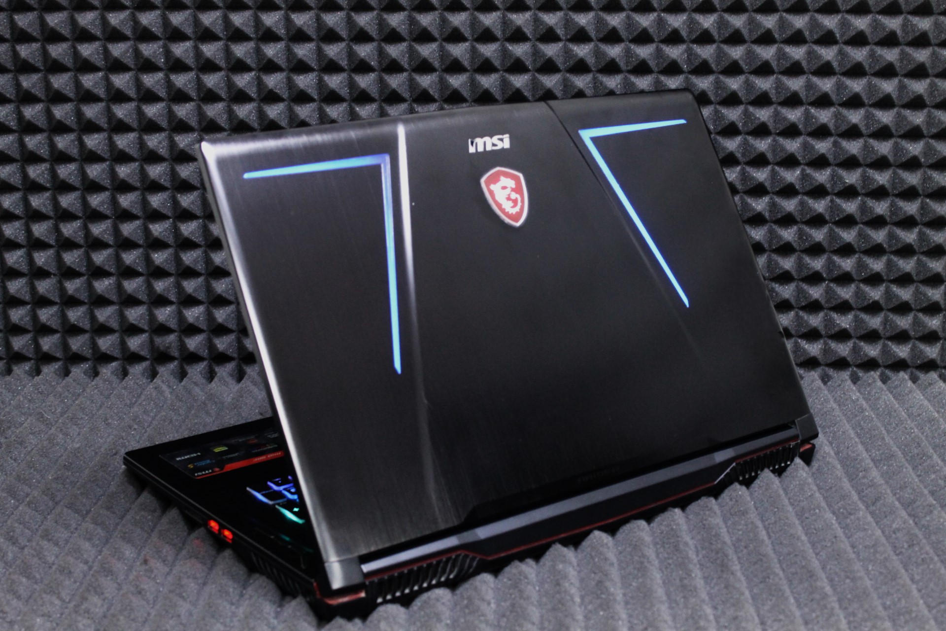 Ноутбук MSI GE73 Raider RGB 8RF-096XRU