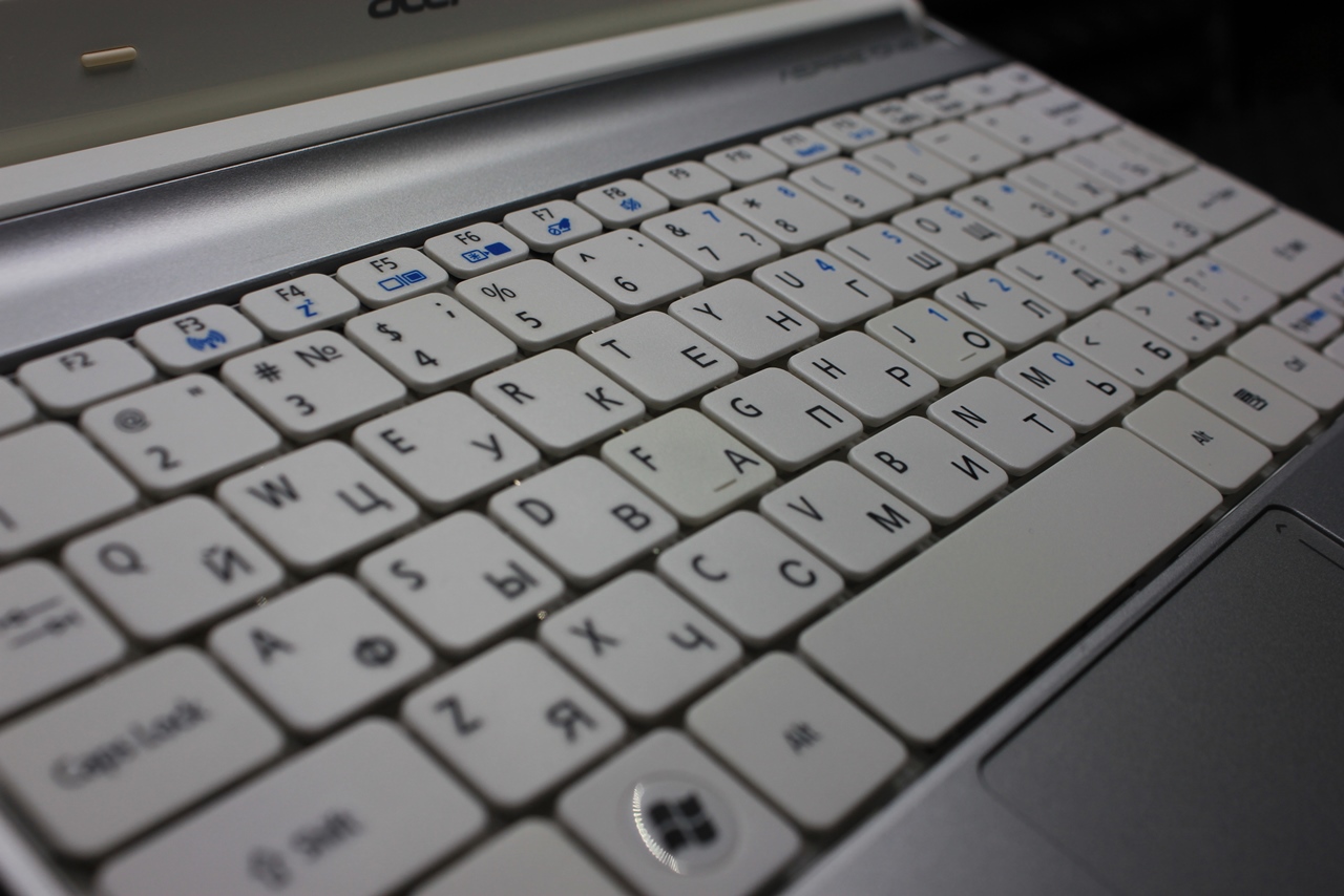 Нетбук Acer Aspire One D270-268WS