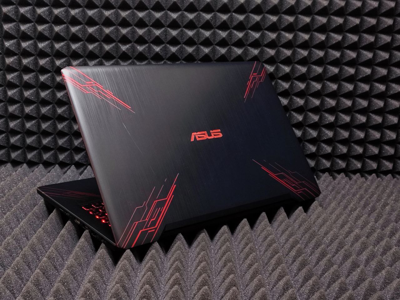 Ноутбук ASUS FX570UD-DM191T