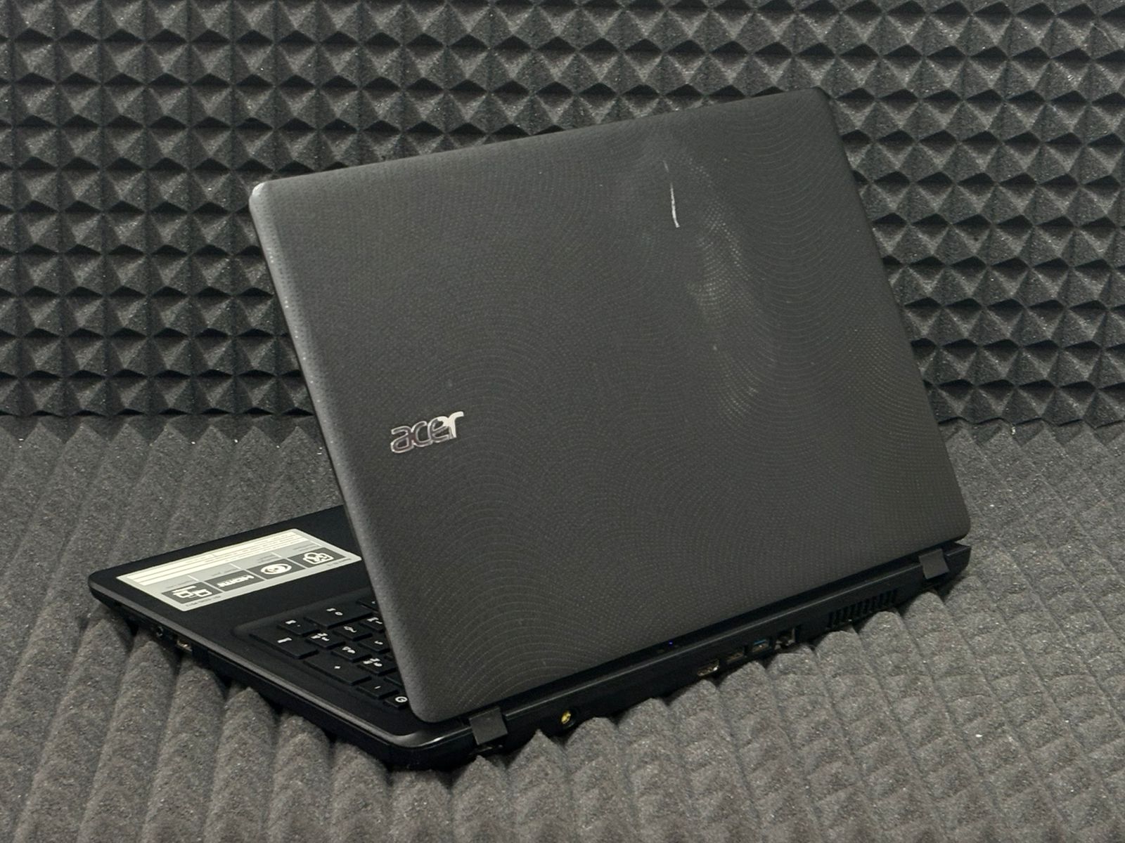 Ноутбук Acer Aspire ES1-532G-P512