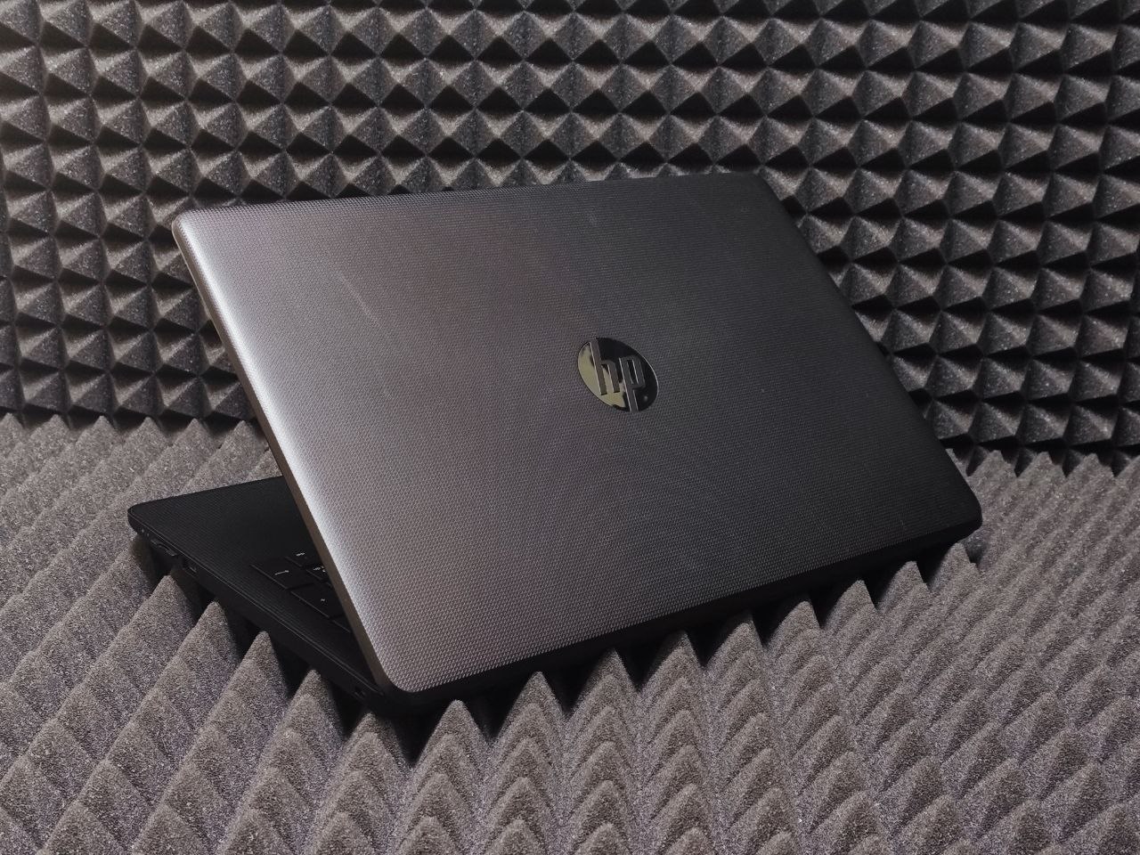 Ноутбук HP 15-bw661ur