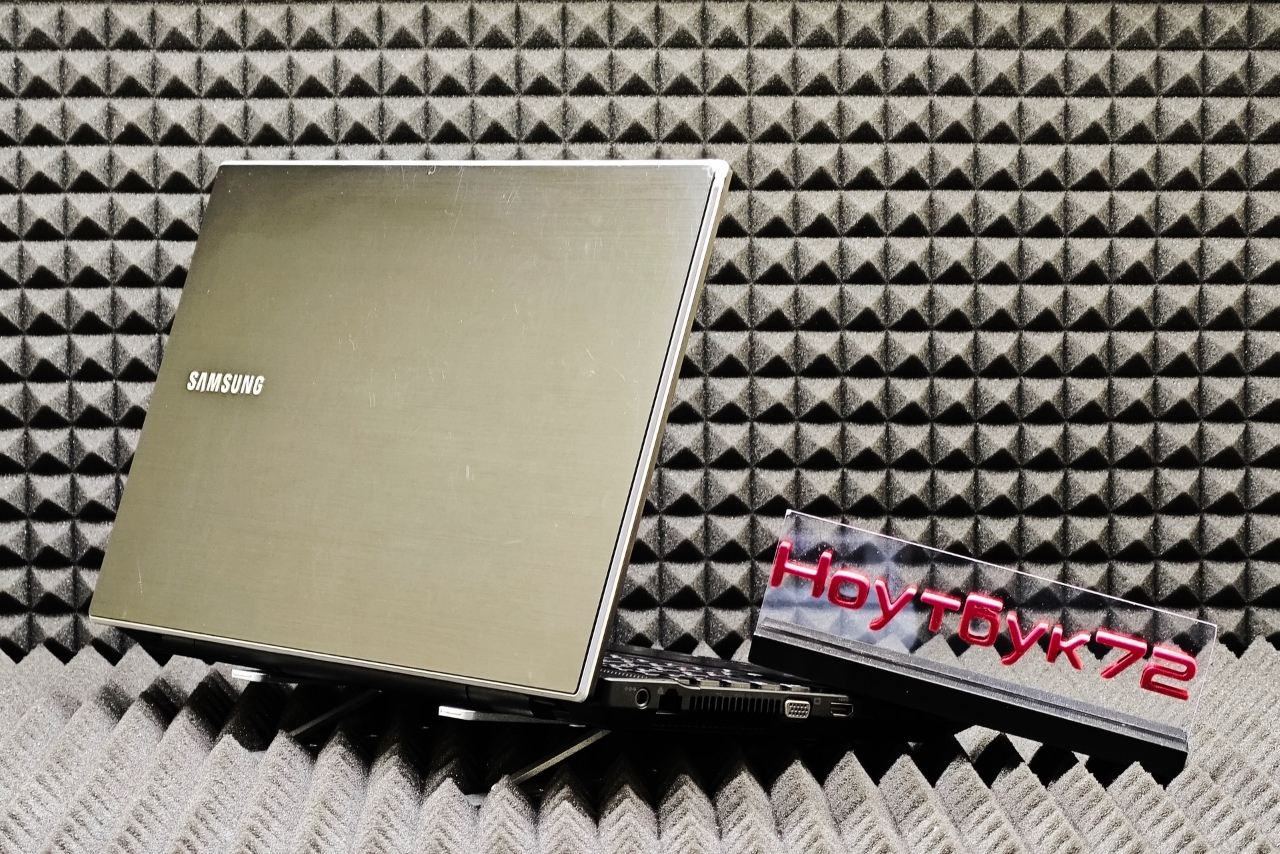 Ноутбук Samsung NP305V5A
