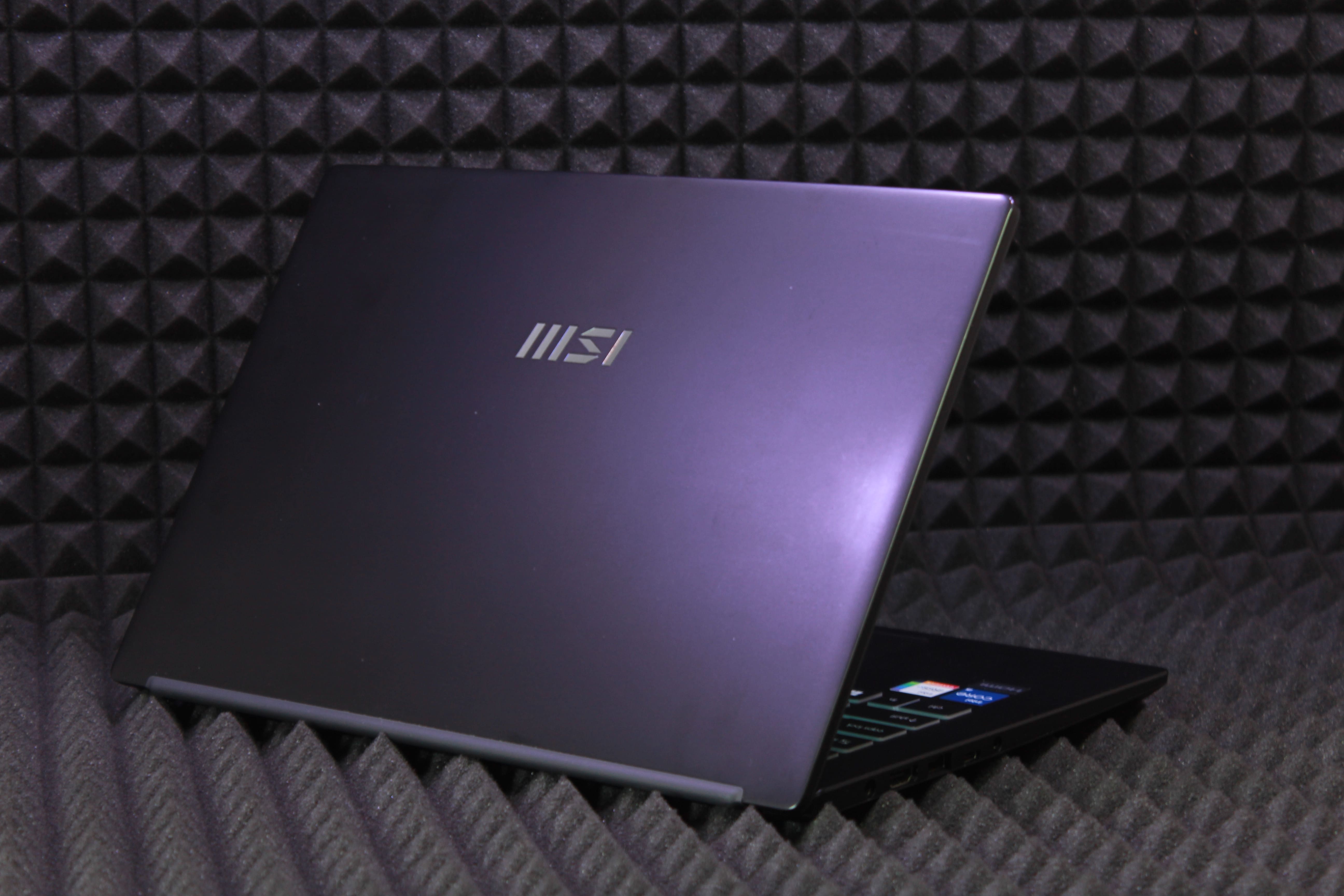 Ноутбук MSI Modern 14 C12M-230RU