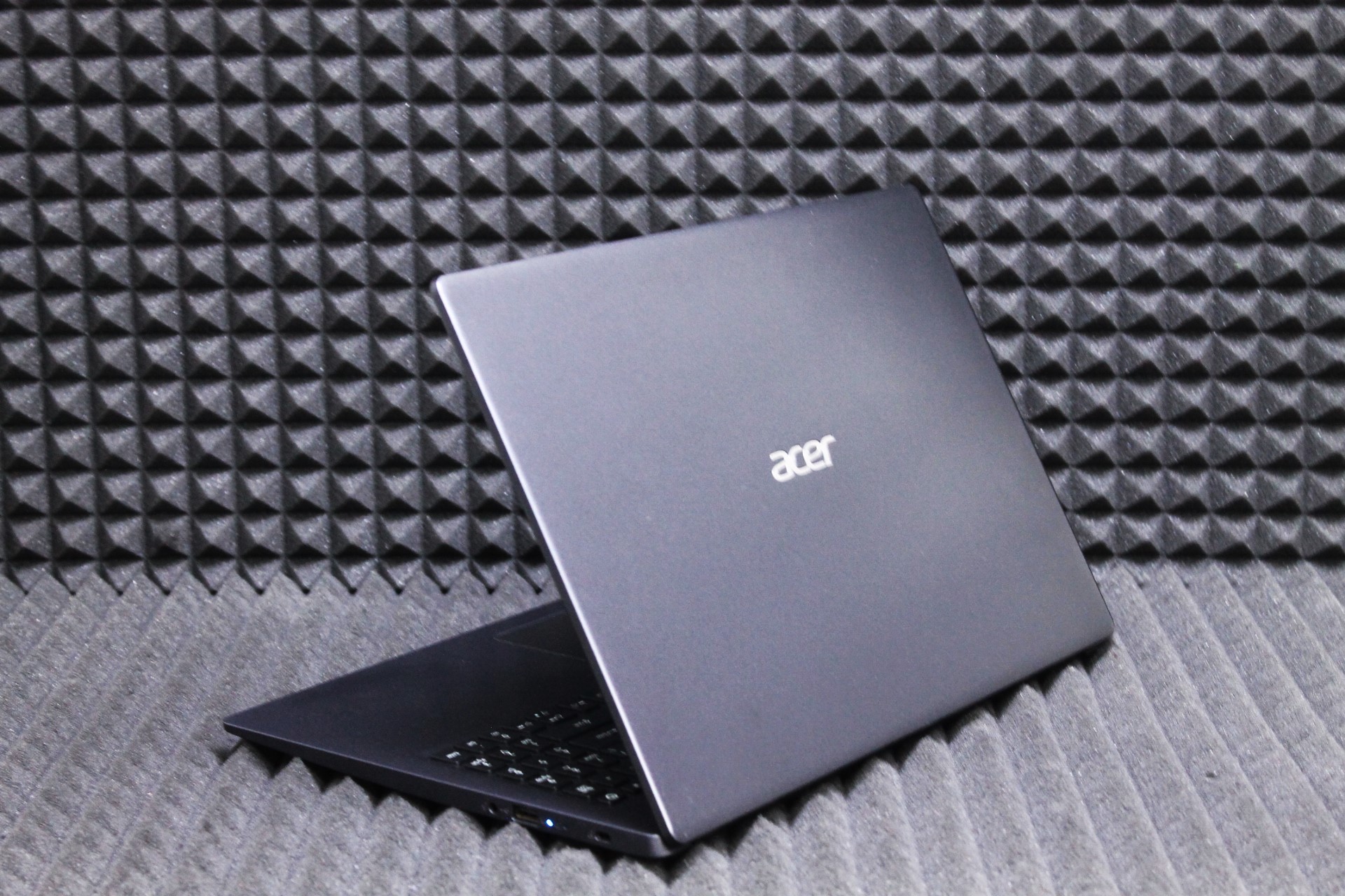 Ноутбук Acer Aspire EX215-22-R964