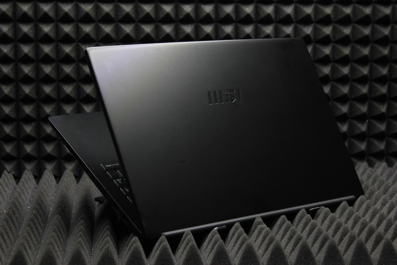 Ноутбук MSI Modern 15 B12M-211XRU