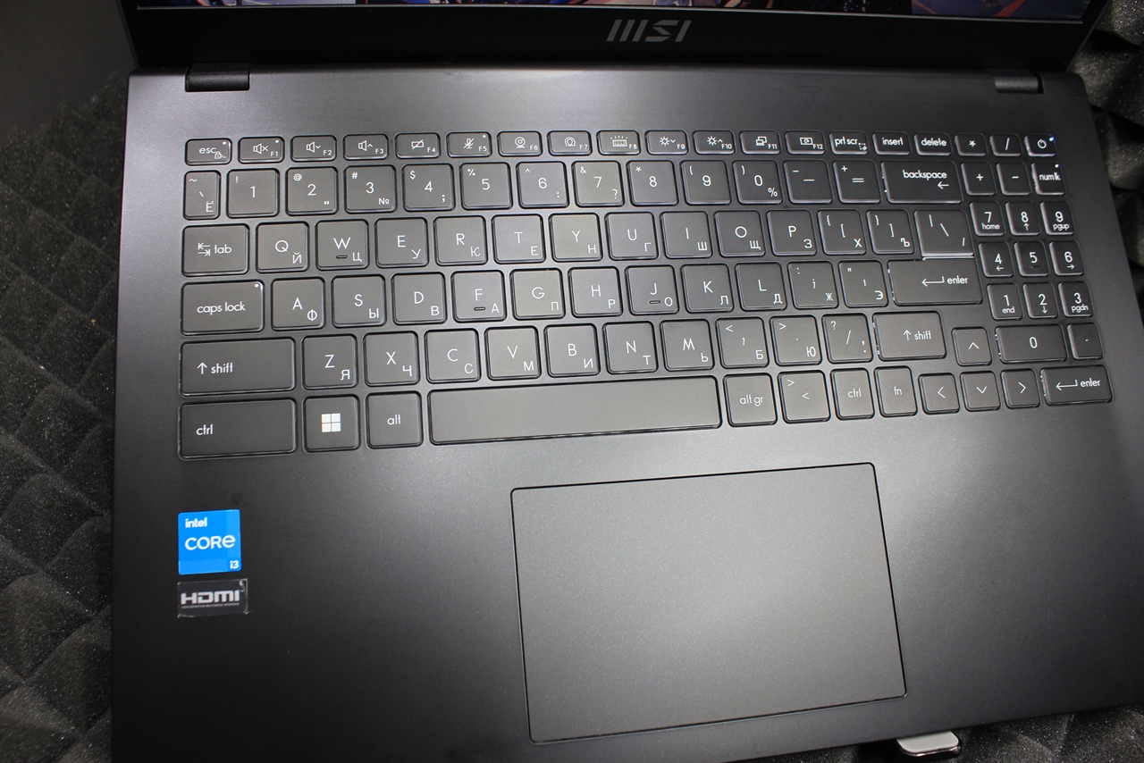 Ноутбук MSI Modern 15 B12M-211XRU