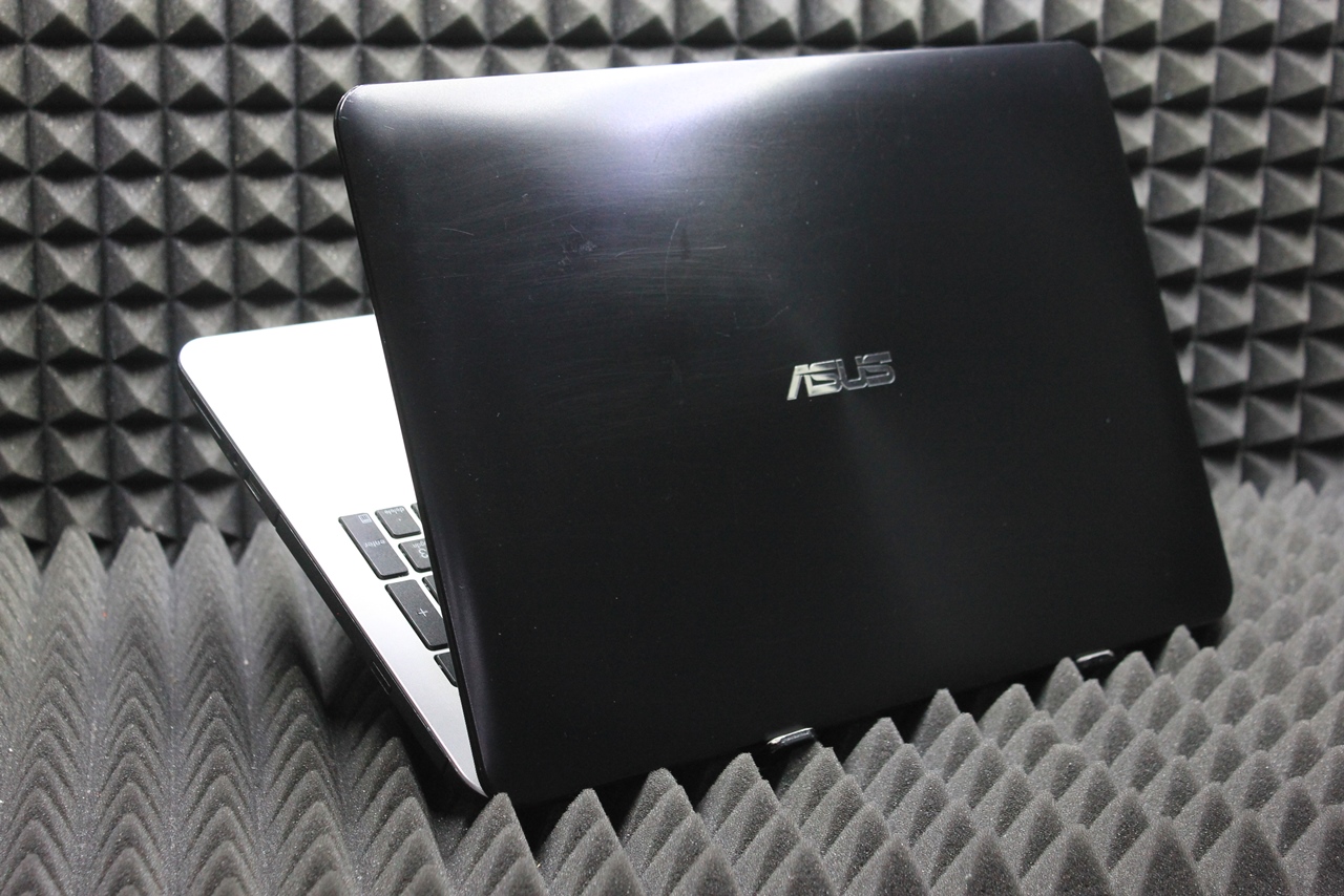 Ноутбук ASUS X555UB-XO207D