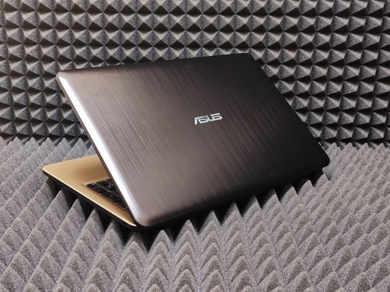 Ноутбук ASUS R540NV-GQ050T