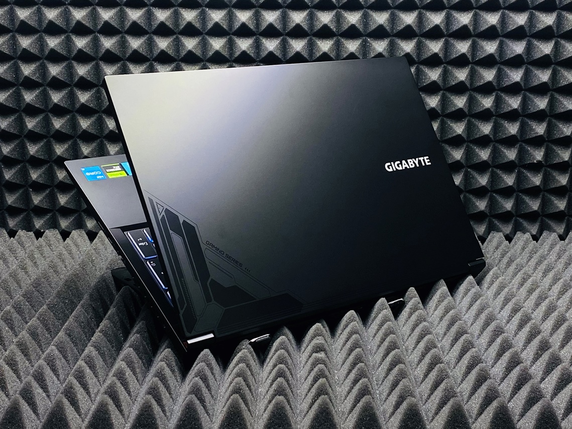 Ноутбук GIGABYTE G5 MF-E2KZ313SH