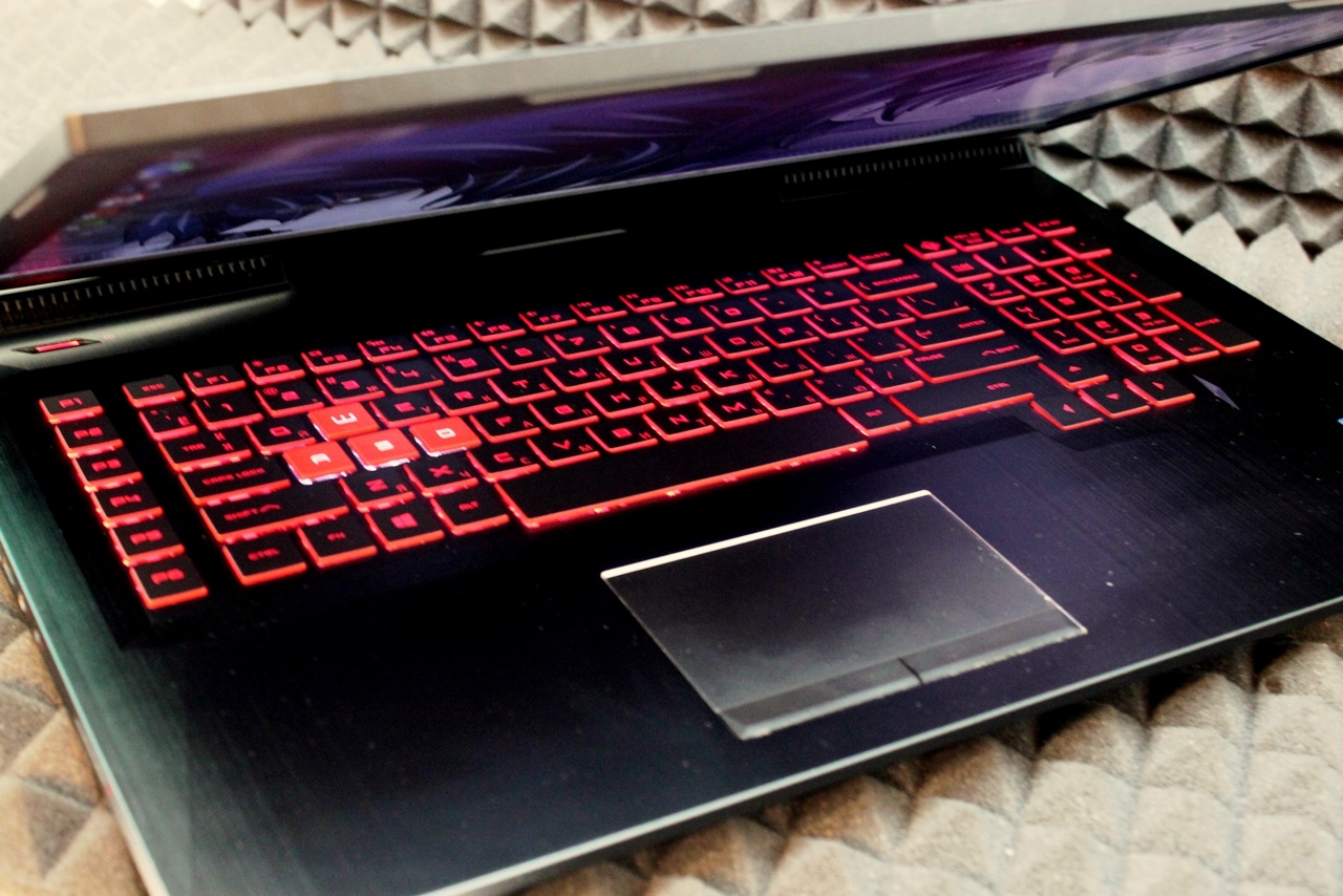 Ноутбук HP 17-an009ur