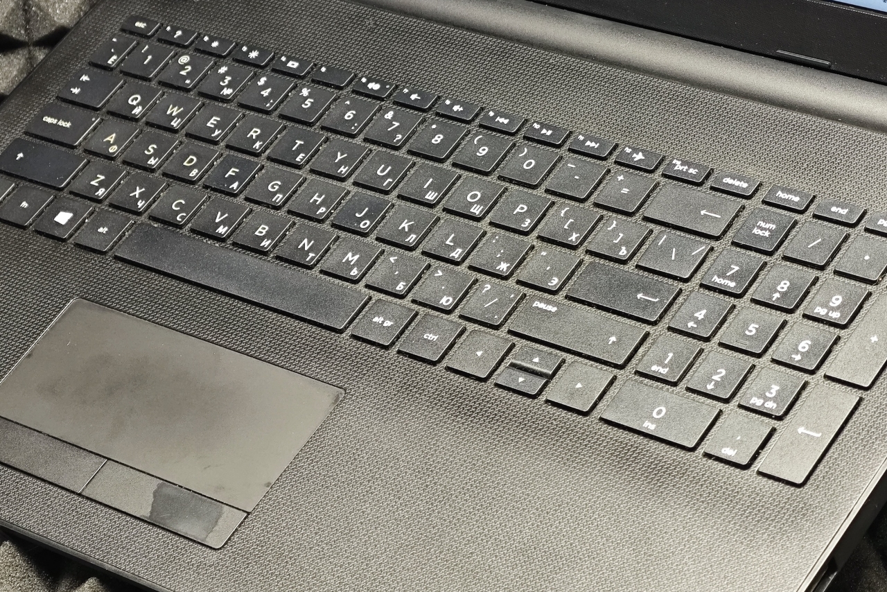 Ноутбук HP 15-bs161ur